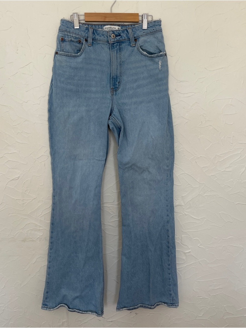 Abercrombie & Fitch The Vintage Flare High Rise Jean Curve Love Size 28 6R